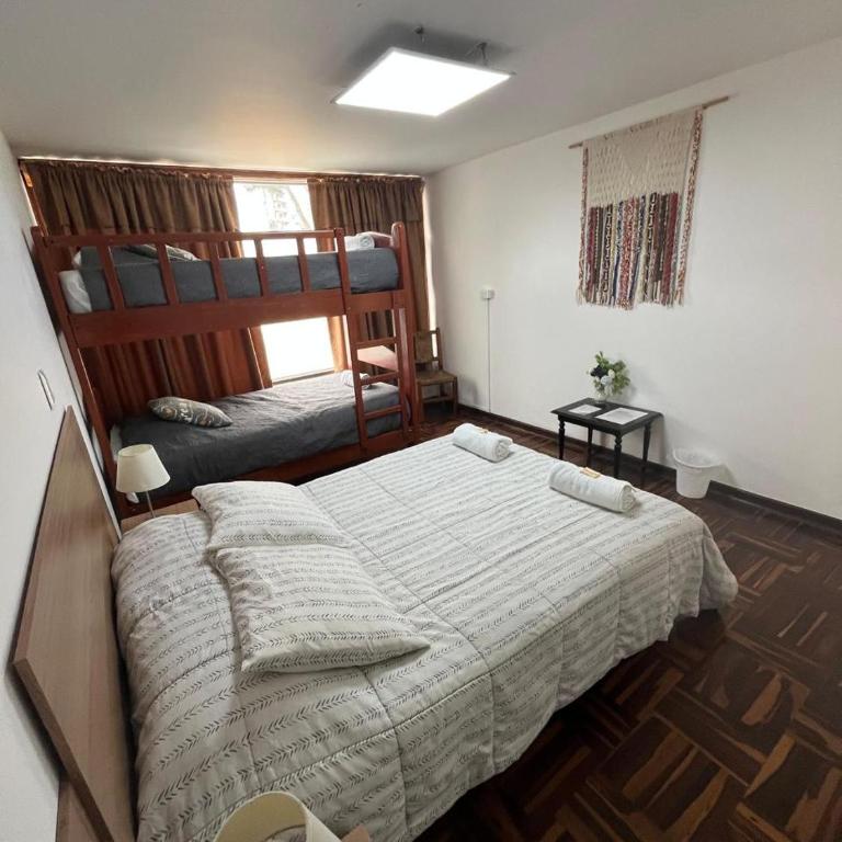 Harmony Inn Miraflores - Habitación Familiar con baño privado - 28