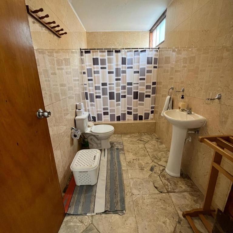 Harmony Inn Miraflores - Habitación Familiar con baño privado - 27