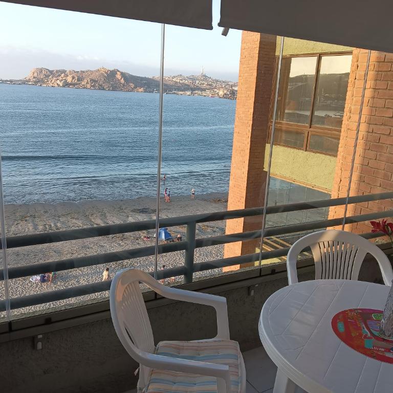 Beachfront apartment la Herradura chile - Three-Bedroom Apartment - 10