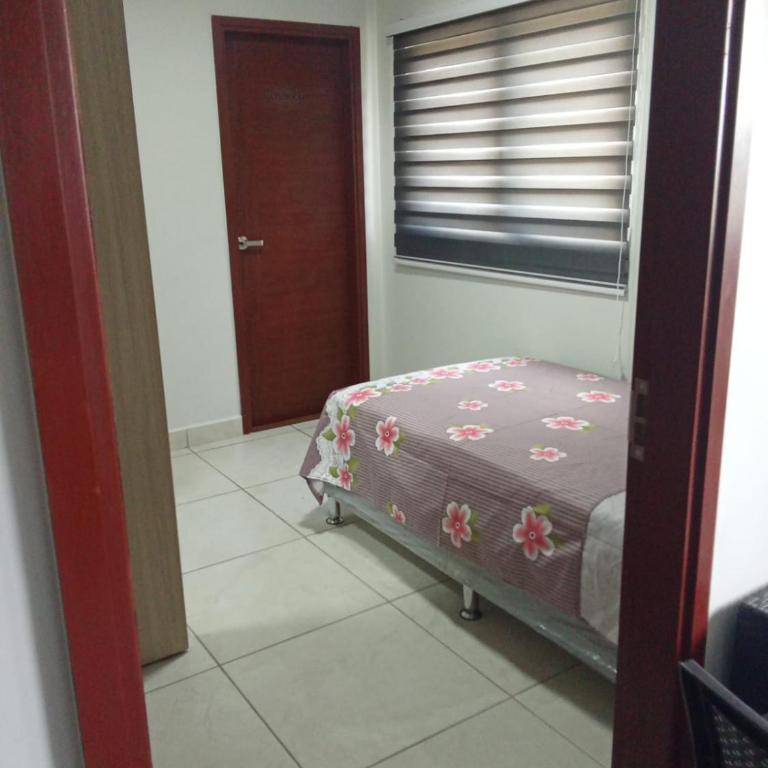 Apartamento entero zona Norte Ucebol - Habitación Doble Familiar - 3