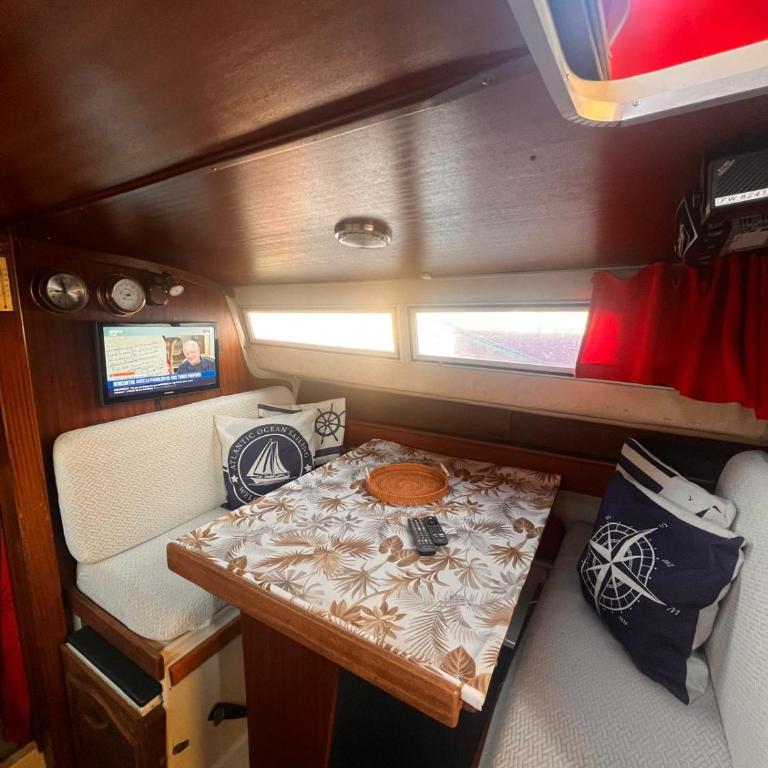 Nuit insolite à bord d'un voilier - Mobile Home - 10