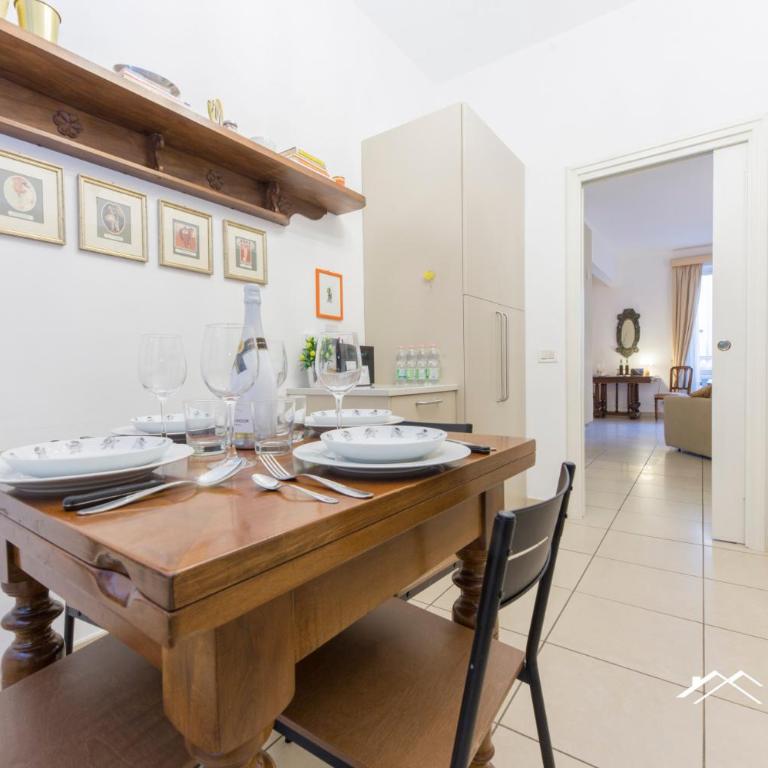 City Center |2BR| A/C |Wi Fi by Tilo - Appartamento con 2 Camere da Letto - 34
