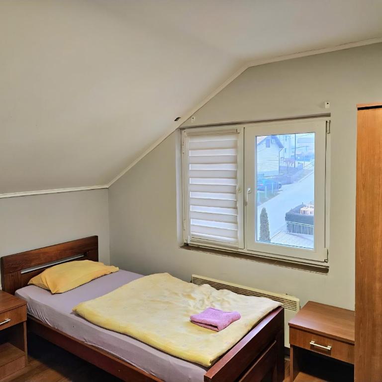 Hostel Prag Hill - Dvokrevetna Soba sa Zasebnim Krevetima i Kupatilom - 3