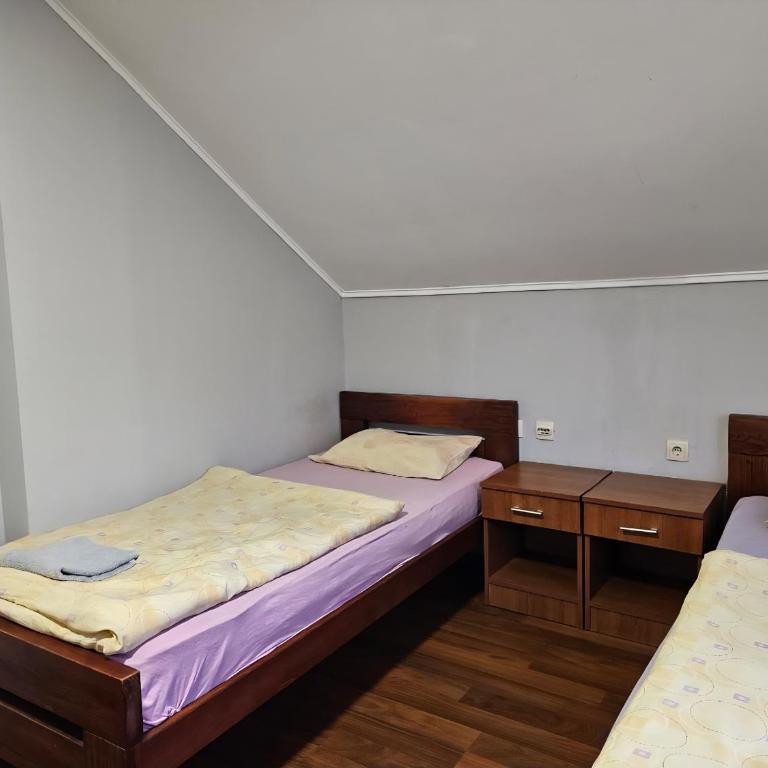 Hostel Prag Hill - Dvokrevetna Soba sa Zasebnim Krevetima i Kupatilom - 2