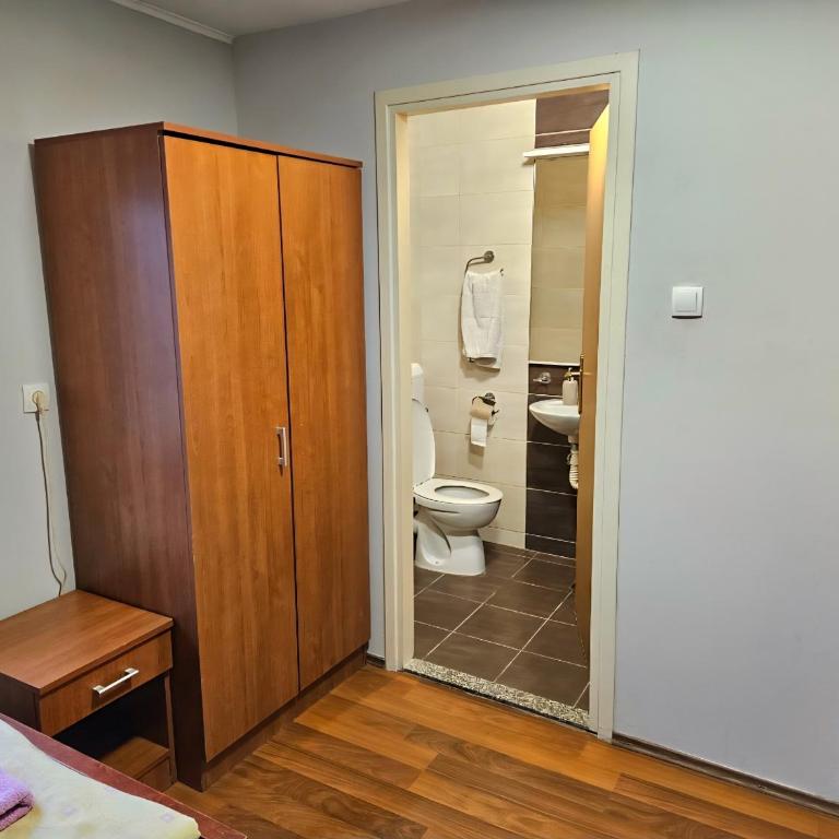 Hostel Prag Hill - Dvokrevetna Soba sa Zasebnim Krevetima i Kupatilom - 4