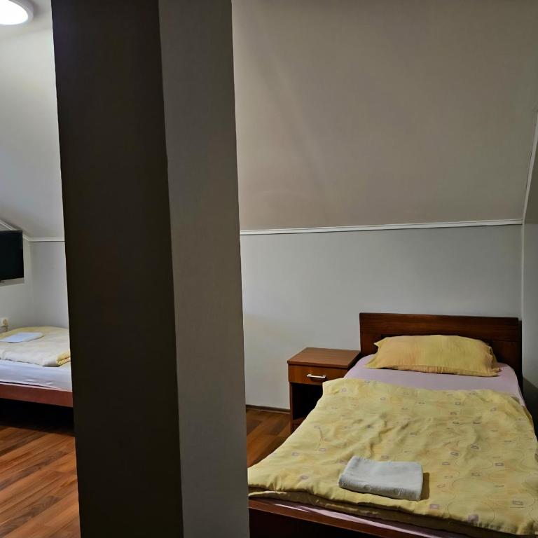Hostel Prag Hill - Dvokrevetna Soba sa Zasebnim Krevetima i Kupatilom - 5