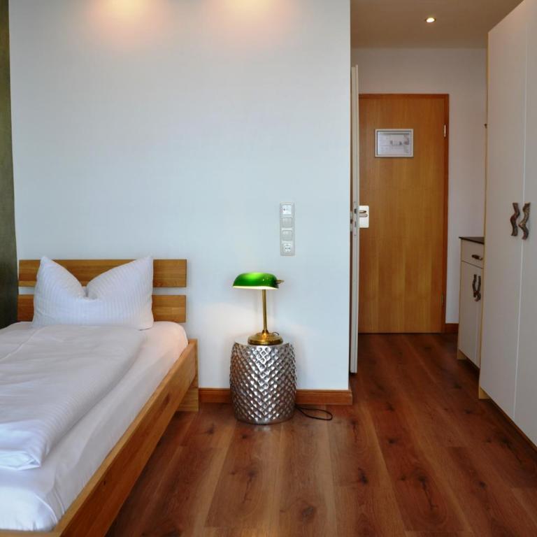 Wohnfakturei - Standard Einzelzimmer mit Dusche - 2