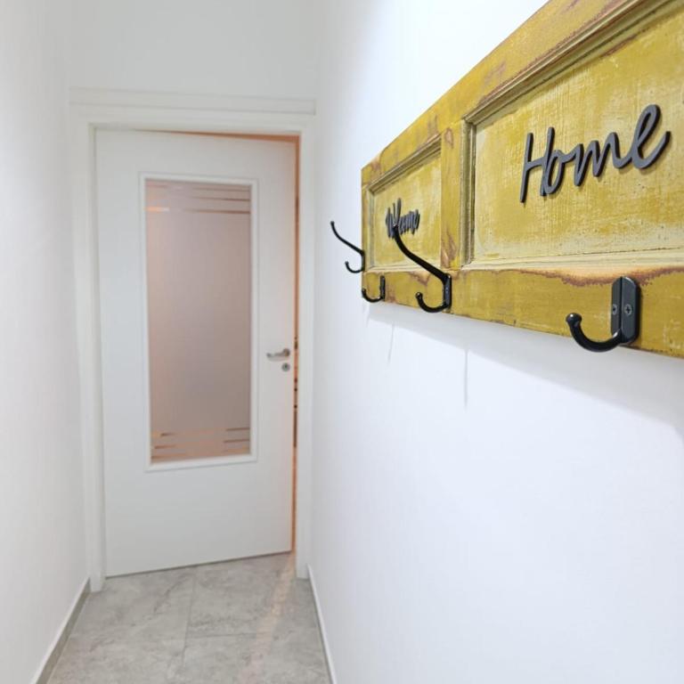 Departamento céntrico planta baja - Two-Bedroom House - 3