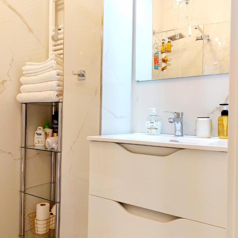 Piccolo Mondo Verona Deluxe Duplex - Appartamento con 2 Camere da Letto - 17