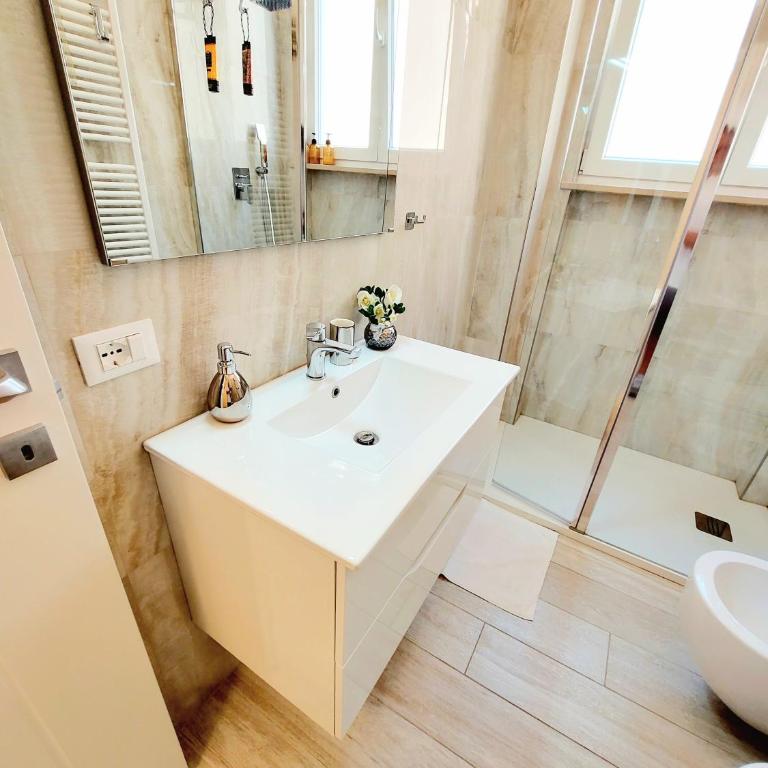 Piccolo Mondo Verona Deluxe Duplex - Appartamento con 2 Camere da Letto - 28
