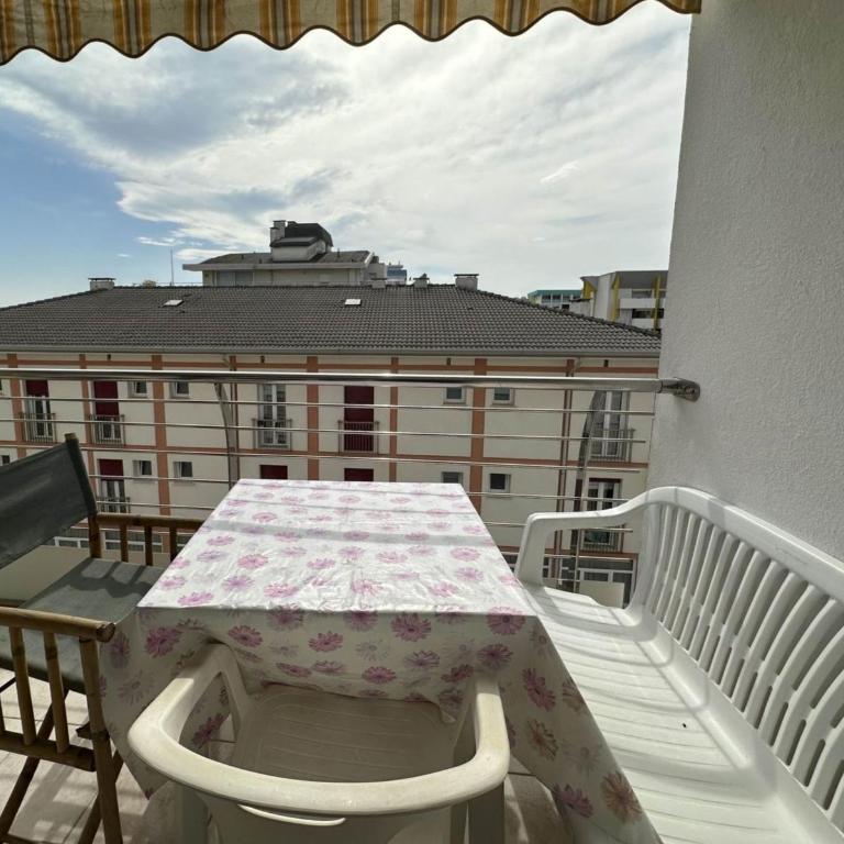 Flat with side sea view just steps from the beach - Appartamento - 2