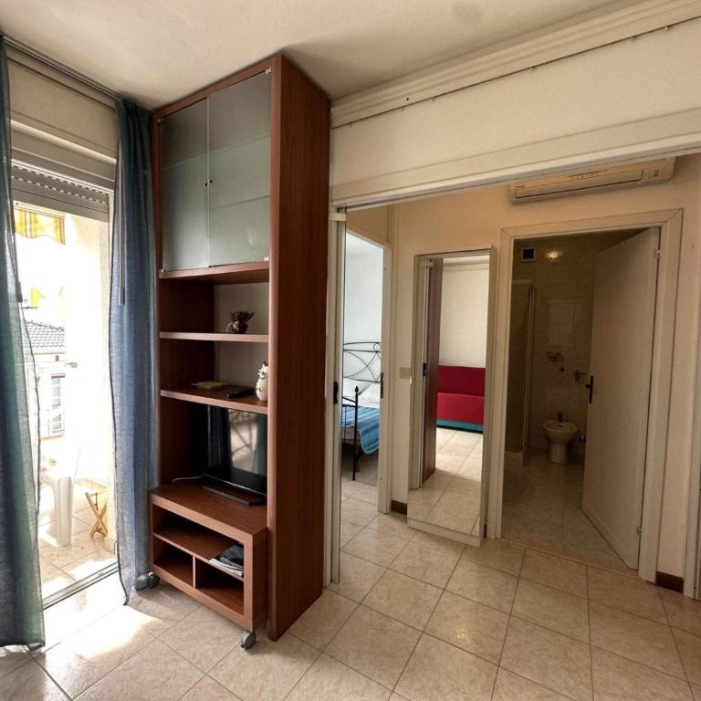 Flat with side sea view just steps from the beach - Appartamento - 9