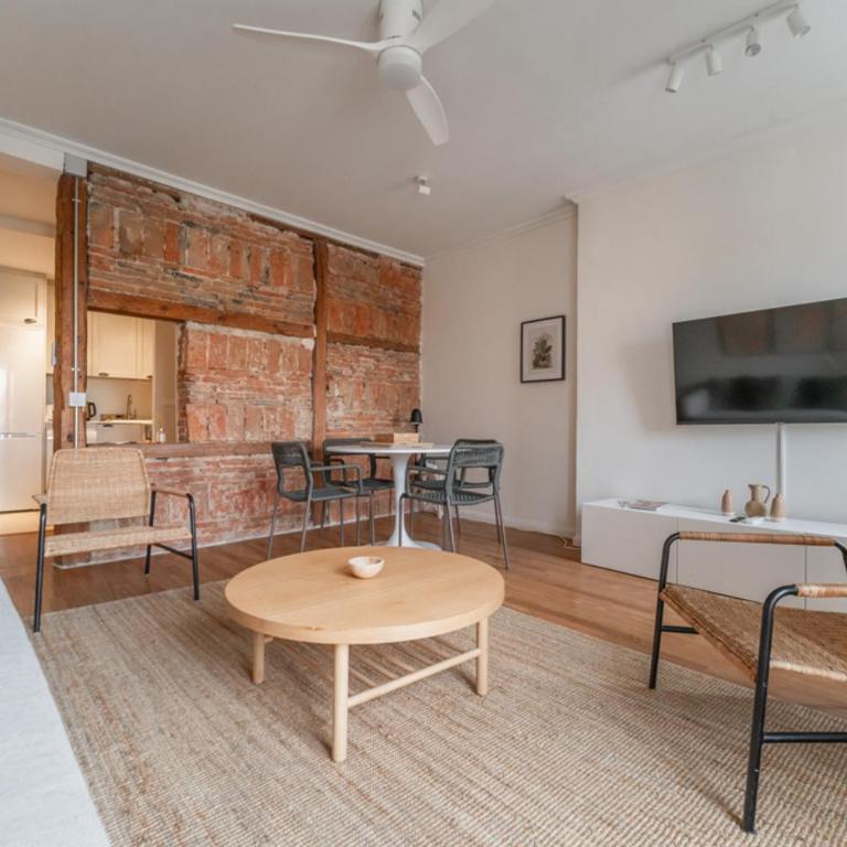 Modern bright - 2 Bedrooms 1 Bathroom -Lavapiés - Two-Bedroom Apartment - 1