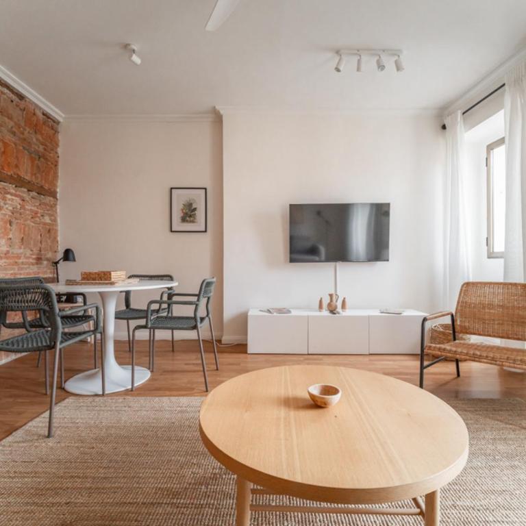 Modern bright - 2 Bedrooms 1 Bathroom -Lavapiés - Two-Bedroom Apartment - 4