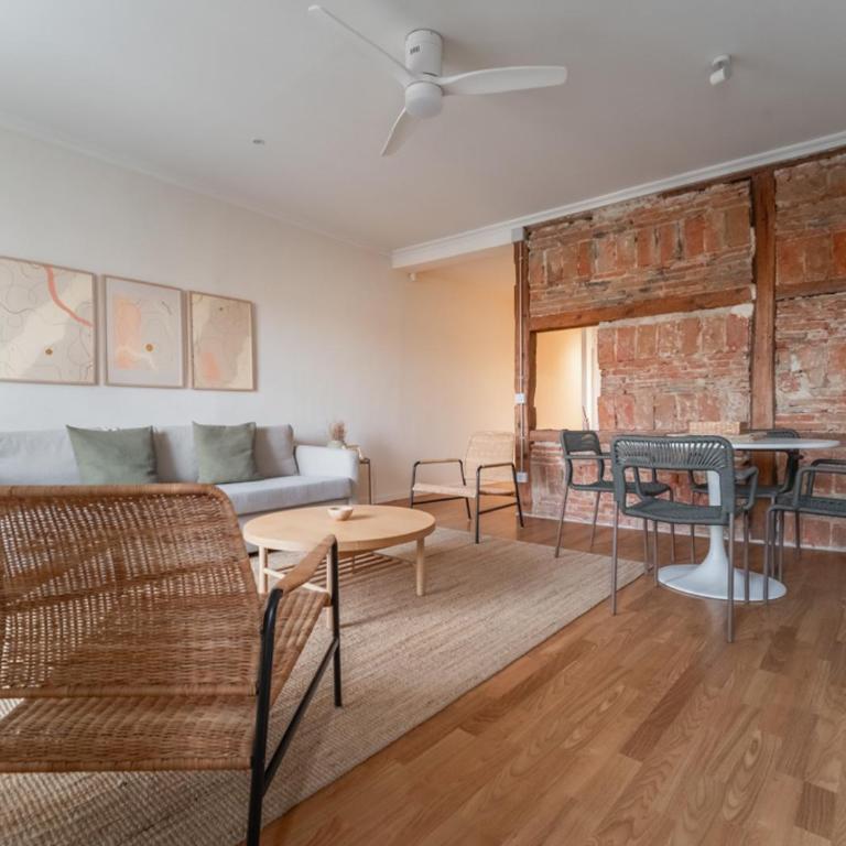 Modern bright - 2 Bedrooms 1 Bathroom -Lavapiés - Two-Bedroom Apartment - 3