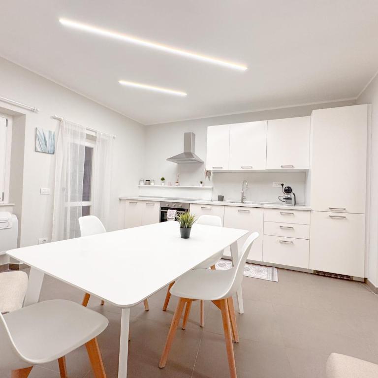 Stupendo appartamento a 20mt dal mare - Two-Bedroom Apartment - 9