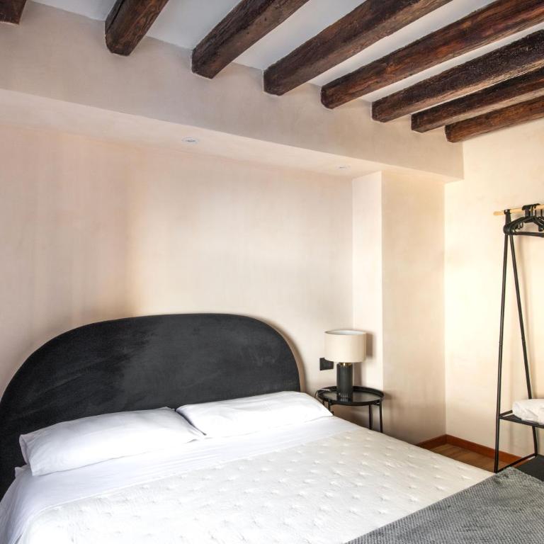 Vittorio Emanuele Suites&Apartments - Camera King con Vasca Idromassaggio - 8