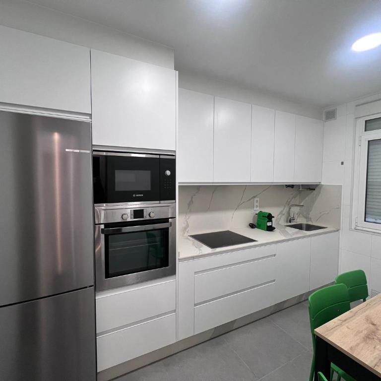 Céntrico Apartamento con parking - Apartamento de 3 dormitorios (6 adultos) - 17