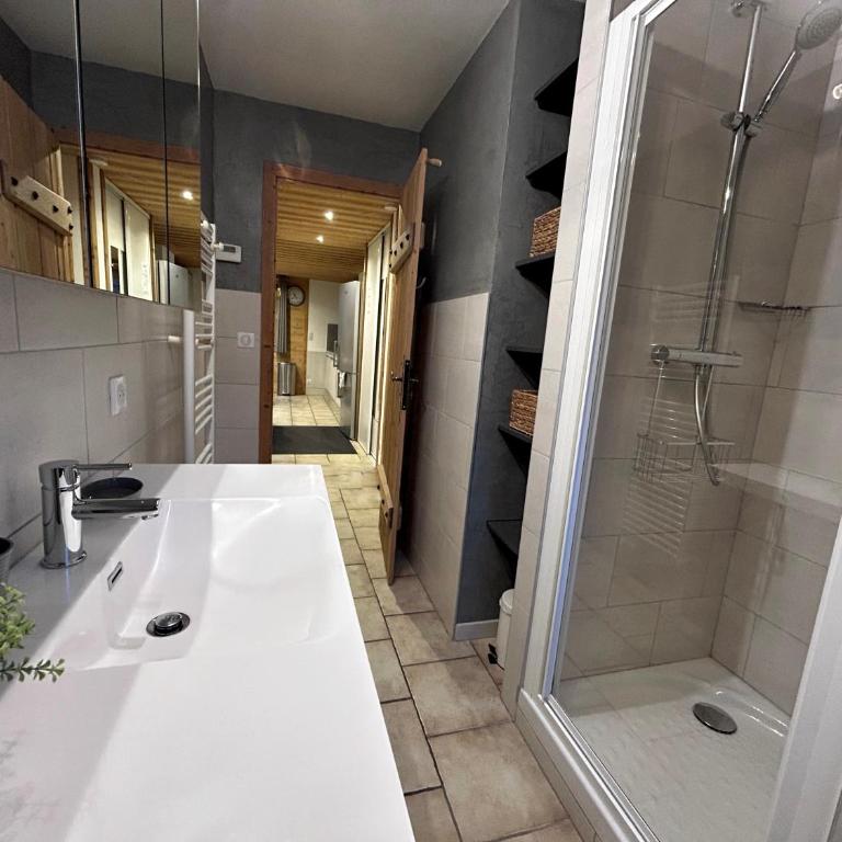 NOUVEAU A LA LOCATION Keranguen 5 cosy au coeur du village, proche pistes et commerces - Apartamento Familiar de 2 dormitorios - 13