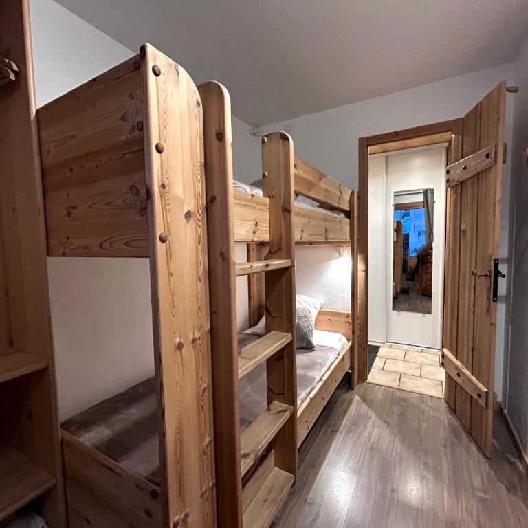 NOUVEAU A LA LOCATION Keranguen 5 cosy au coeur du village, proche pistes et commerces - Apartamento Familiar de 2 dormitorios - 8