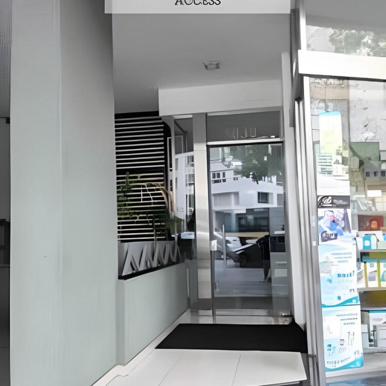 Excelente edificio en Palermo con piscina climatizada abierta de septiembre a abril y cocheras - Apartamento de 2 dormitorios con balcón - 20