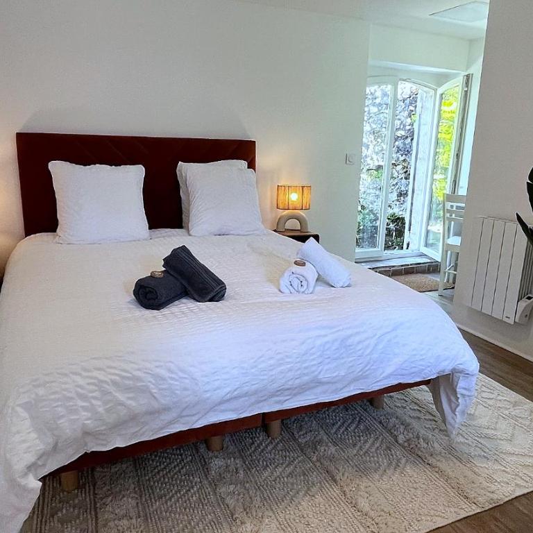 Le Jardin Secret Classé 3 étoiles - 6 pers - Salle de cinéma - Proche de la gare de Blois à 2h de Paris - Appartamento con 3 Camere da Letto - 22