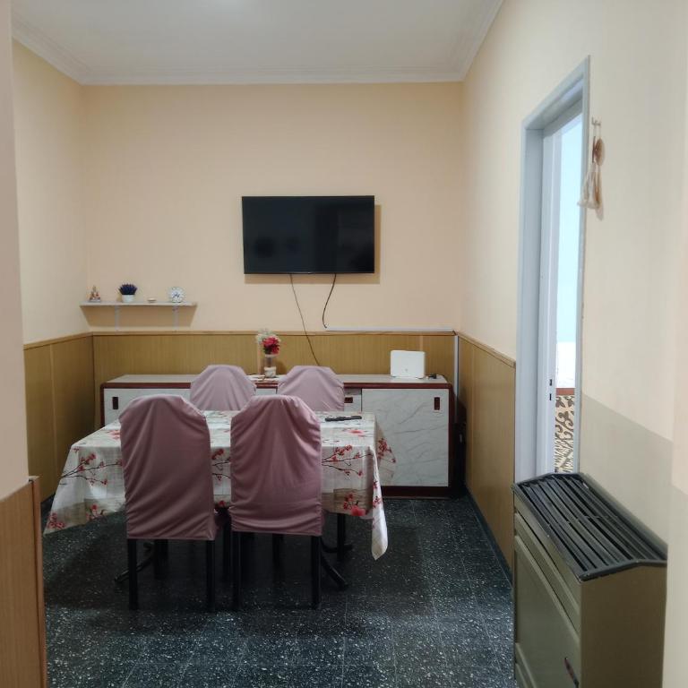 Depto - Two-Bedroom Apartment - 4