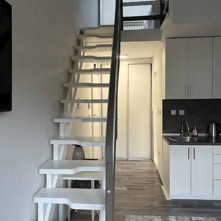 Sarajevo Duplex, 10 min to City Center, Free Parking - One-Bedroom Apartment - 13