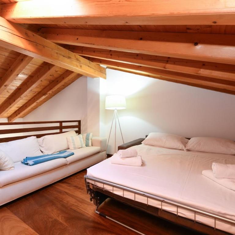 Loft Soppalcato con Patio, Piscina e Parcheggio - Appartamento con 1 Camera da Letto - 17