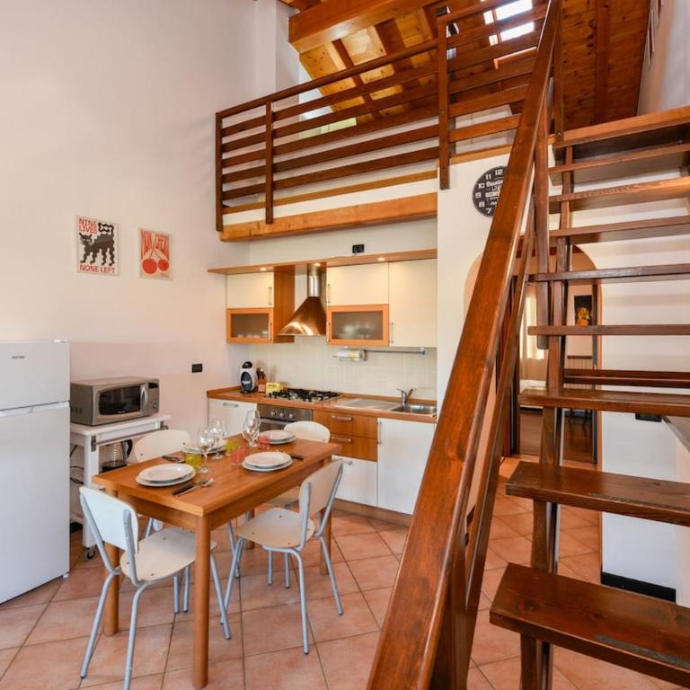Loft Soppalcato con Patio, Piscina e Parcheggio - Appartamento con 1 Camera da Letto - 7