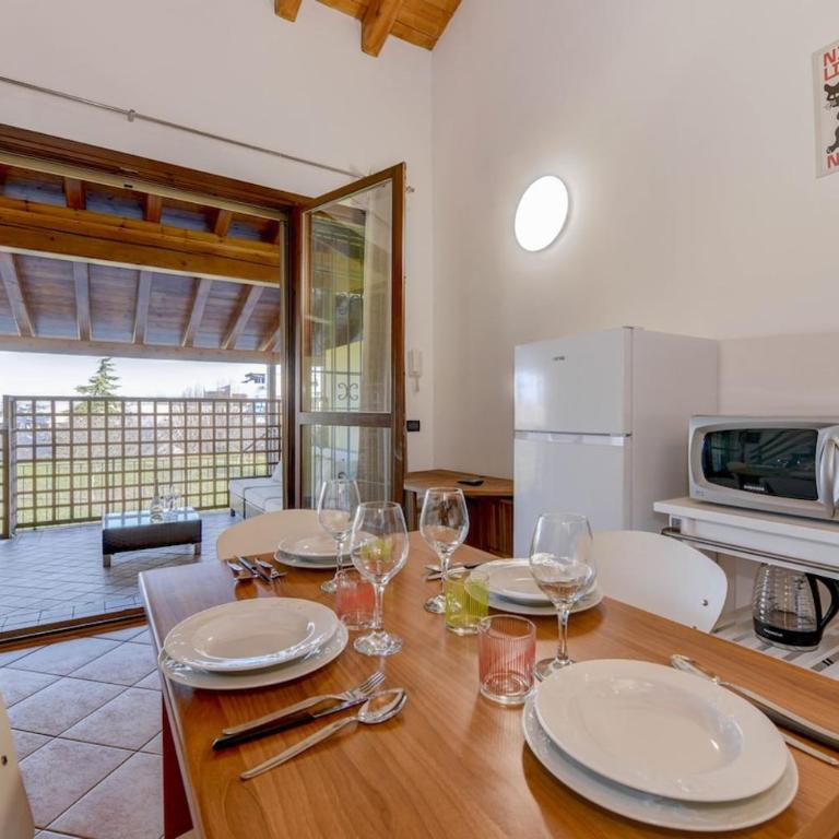 Loft Soppalcato con Patio, Piscina e Parcheggio - Appartamento con 1 Camera da Letto - 10