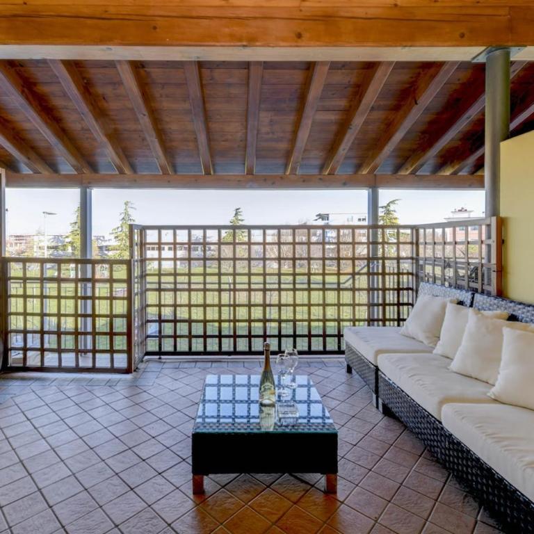 Loft Soppalcato con Patio, Piscina e Parcheggio - Appartamento con 1 Camera da Letto - 14