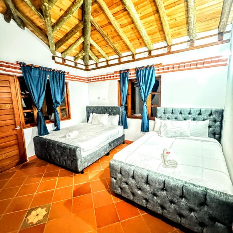 Hostal Villa de Leyva - Triple Room with Balcony - 3