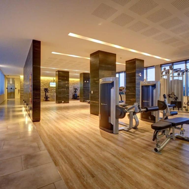 Modern Studio in Luxury Hollywood Tower w Pools - Apartamento - 24