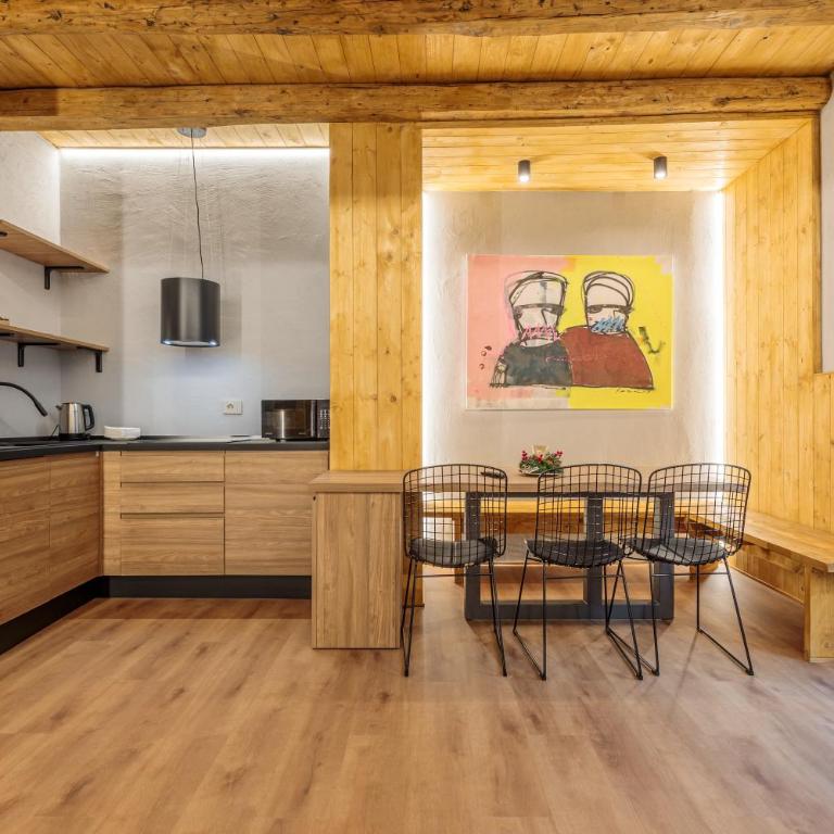 Boutique Alpine Two-Bedroom by SupaStays - Appartamento Premium con 3 Camere da Letto - 1
