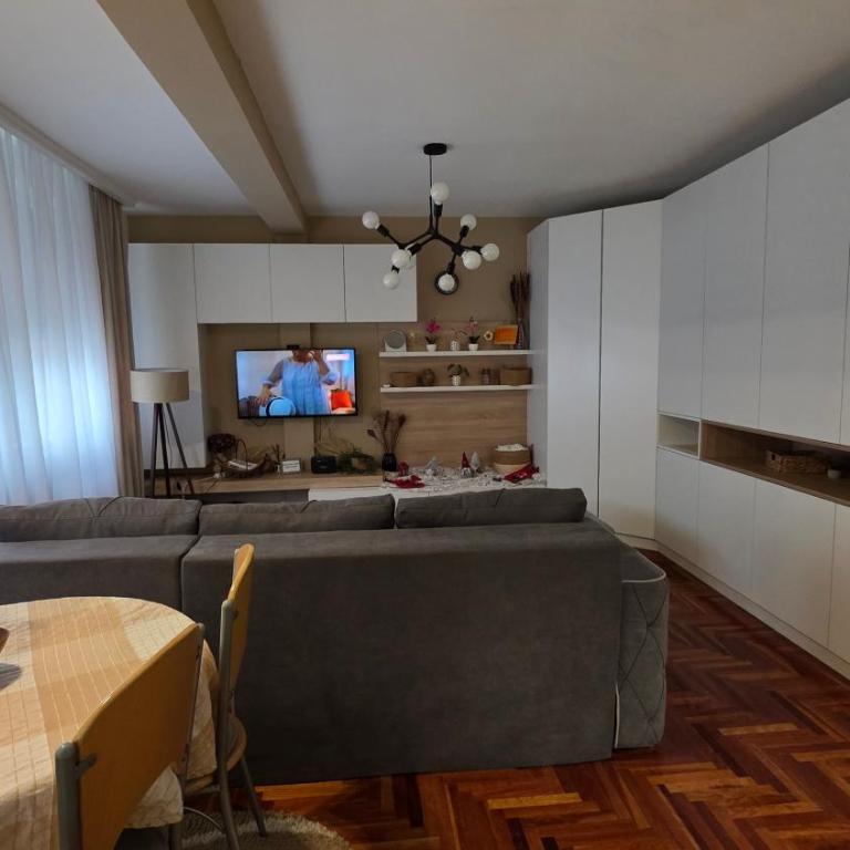 Stan na dan Sara Novi Sad - u blizini centra grada - One-Bedroom Apartment - 12