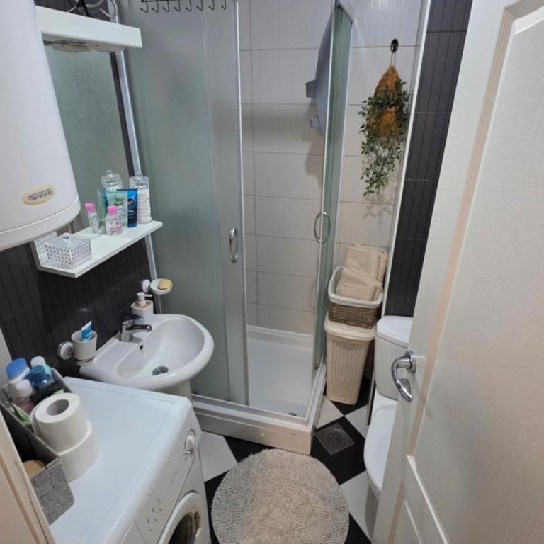 Stan na dan Sara Novi Sad - u blizini centra grada - One-Bedroom Apartment - 27