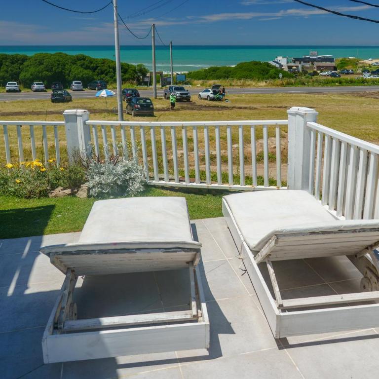 Casa Marina - Casa frente a Luna Roja en Chapadmalal para 8 PAX - Hola Sur - Casa de 3 dormitorios - 8