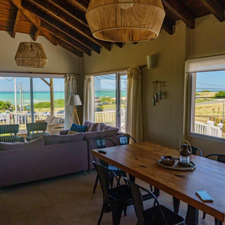 Casa Marina - Casa frente a Luna Roja en Chapadmalal para 8 PAX - Hola Sur - Casa de 3 dormitorios - 3