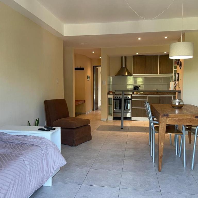 Linda Vista en Adrogue - Apartamento con balcón - 11