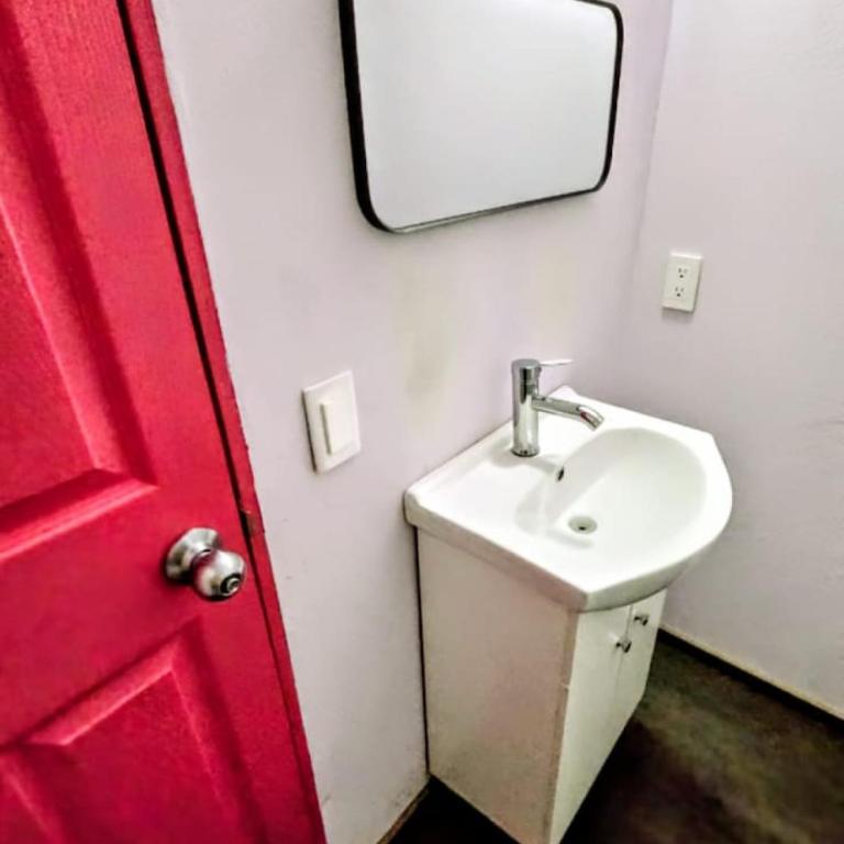 Suite Rosa familiar para hasta 6 huéspedes Amplia, céntrica, con cocineta y baño privado - Vacation Home - 11