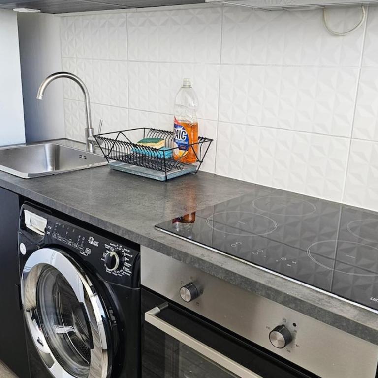 Big apt for 10p parking free close station metro - Appartement - 5