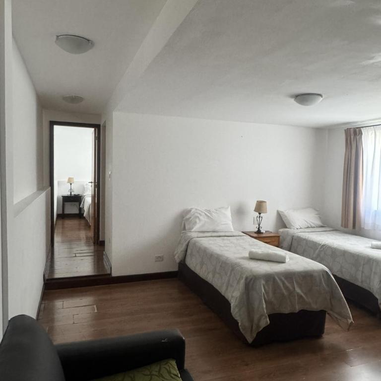 NBH Premier Hotel - Habitación Cuádruple Superior - 2