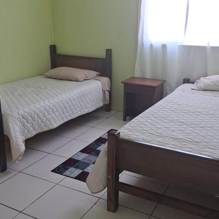 Hostal Nancy - Budget Twin Room - 3