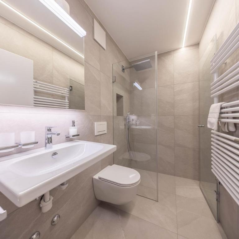 New Premium Studio with eFireplace, Pool & Sauna - Studio mit Balkon - 15