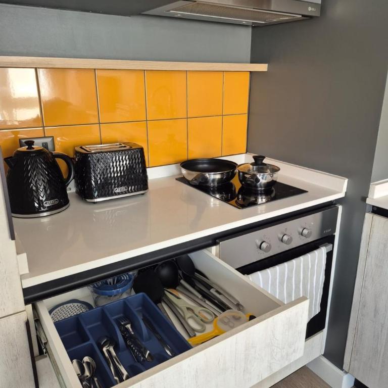 Ñuñoa, metro Irarrazabal, centrico, impecable - One-Bedroom Apartment - 8
