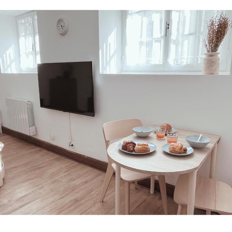 Studio Le Ptit Détour - Classé 2 étoiles - Proche de la gare de Blois à 2h de Paris - Studio Apartment - 2