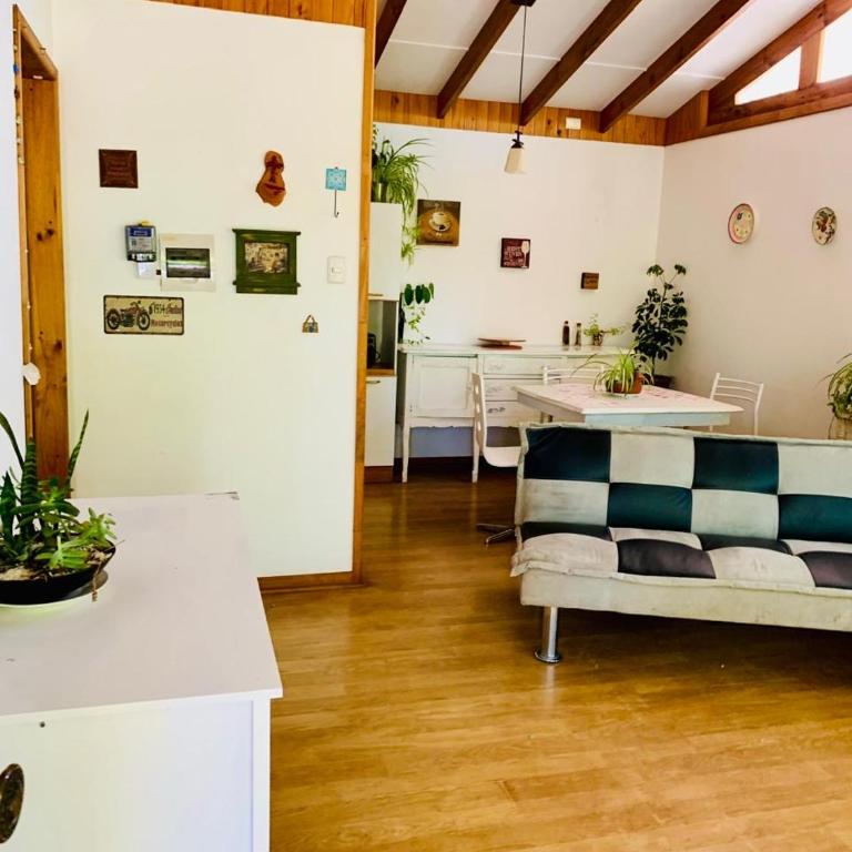 Cabaña con Patio y Árboles - One-Bedroom House - 28