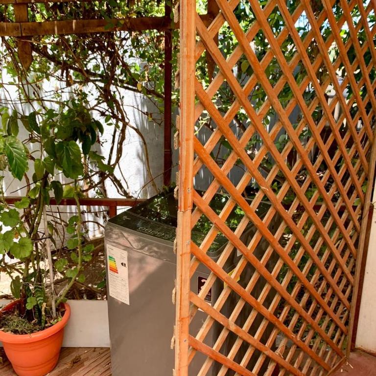 Cabaña con Patio y Árboles - One-Bedroom House - 29