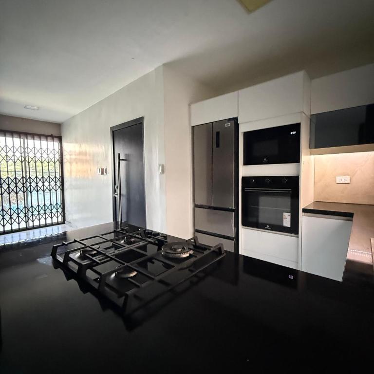Jeanael suites 2 - Two-Bedroom Apartment - 3